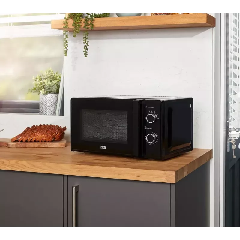 Mikrobangų krosnelė BEKO MOC20100WFB — 700 W, 20 L, 245 mm sukamoji lėkštė, balta