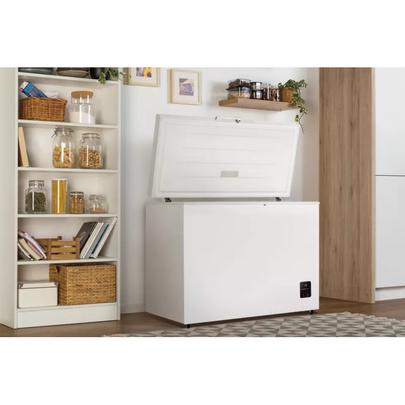 Šaldiklis skryninis Gorenje FH30EAW — 297 L neto, energijos klasė E, laisvai pastatomas, ekranas, baltas
