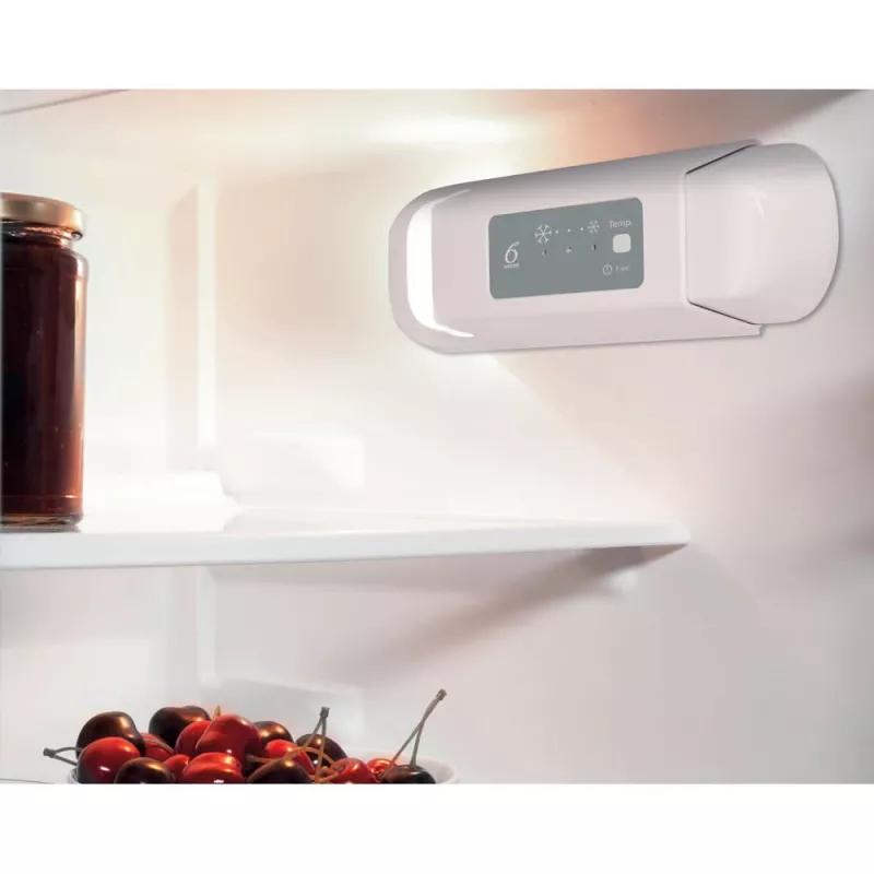 Whirlpool WBUF011 kombinuotas šaldytuvas po stalviršiu 126 L