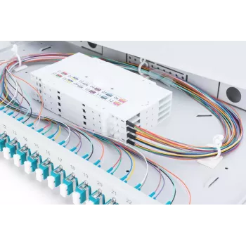 DIGITUS Fiber Optic Sliding Splice Box 1U su 24x LC duplex, M25 varžtu, splice kasete, OM3 spalvotais pigtailiais, adapteriu