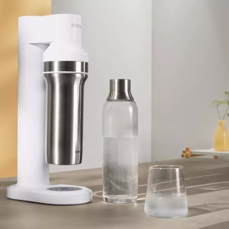 BRITA Carbonator 1046730 Baltas – kompaktiškas gazuoto vandens aparatas su 2 stikliniais buteliais