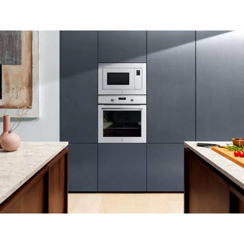 Solo mikrobangų krosnelė Electrolux LMS2203EMX — 700 W, 20 L, nerūdijantis plienas/juoda, įmontuojama (56×35×38 cm)