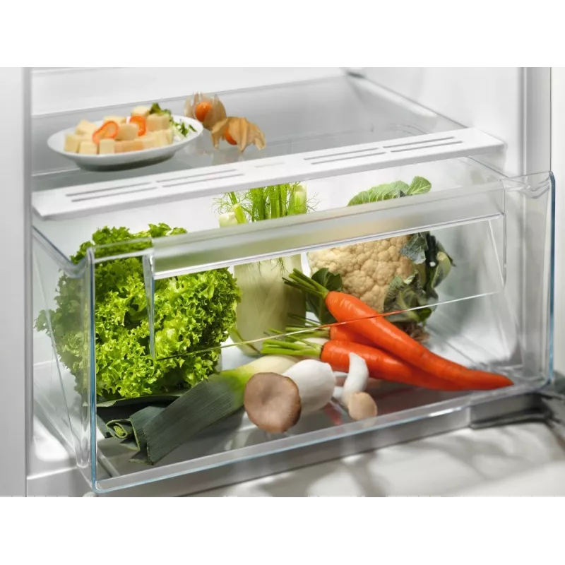 Įmontuojamas kombinuotas šaldytuvas Electrolux LFB3AE12S, 188 L bendras (174 L šaldytuvas / 14 L šaldiklis), reversinės durelės, LED, 35 dB