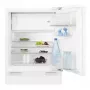 Įmontuojamas kombinuotas šaldytuvas Electrolux LFB3AE82R – 93 L talpa, 16 L viršutinis šaldiklis, jutiklinis valdymas, reversinės durelės, baltas