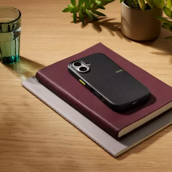 APPLE Beats iPhone 17 – tvirtas dėklas su MagSafe ir fotoaparato valdymu – Everest Black