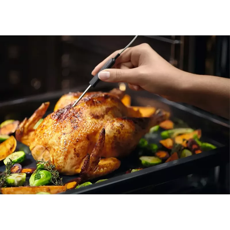 Įmontuojama orkaitė Electrolux EOD6F77WZ SteamBake 600, 72 L, katalizinis valymas, A+
