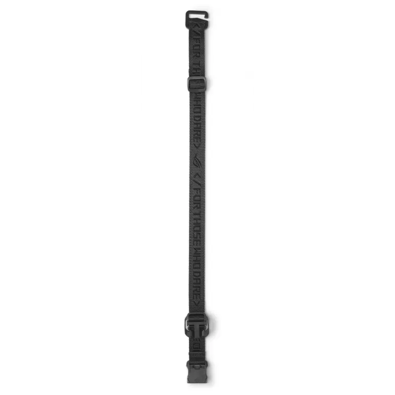 ASUS ROG Slash Sleeve 4.0 BS3601 dėklas nešiojamiesiems kompiuteriams iki 16 colių (40,6 cm), atsparus vandeniui, juodos spalvos