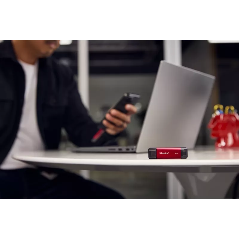 Išorinis SSD Kingston 2TB Dual USB-A/USB-C, USB 3.2 Gen 2, Skaitymas 1050 MB/s, Rašymas 950 MB/s, Juoda/Raudona