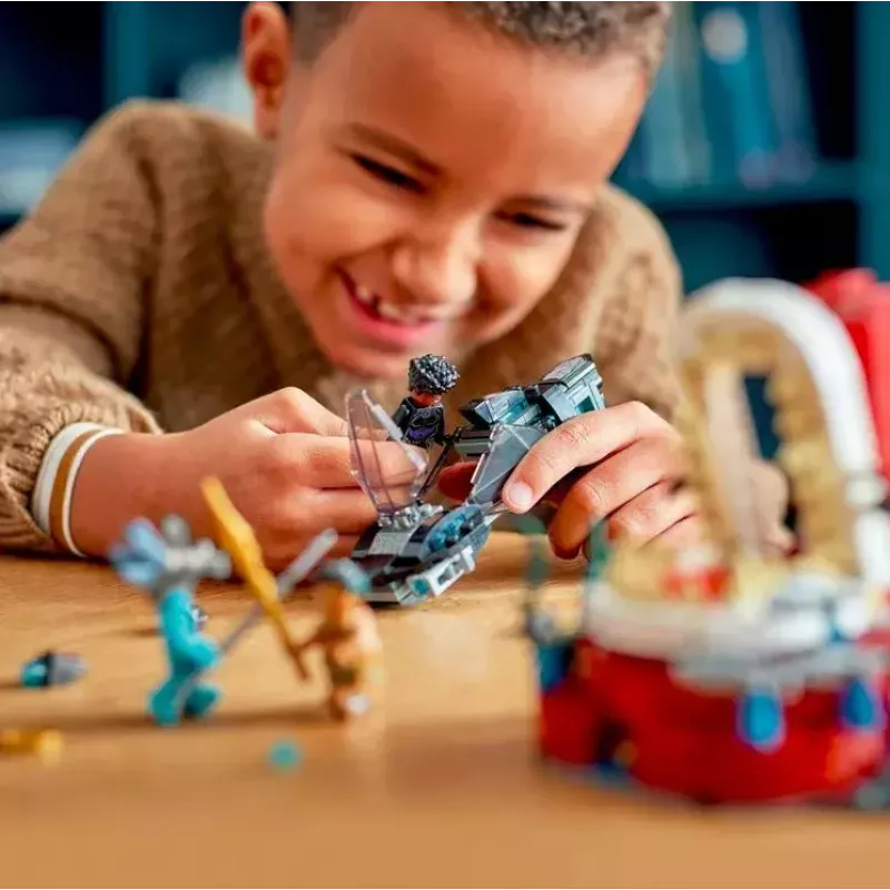 LEGO Super Heroes Marvel 76213 Karaliaus Namoro sosto salė, 355 vnt. detalių, nuo 7 m.