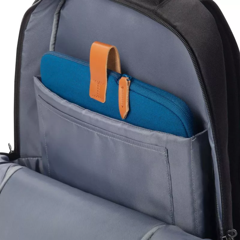 DICOTA Skin Urban 14 colių MacBook dėklas - tamsiai mėlyna / perdirbto poliesterio neopreno audinys