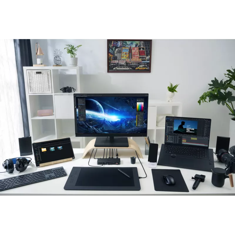 Dokavimo stotelė ASUS DC500 Thunderbolt 4 Triple 4K, 150W PD, 3 ekranai, 2x HDMI 2.1, 2x USB‑A, 2x USB2.0, RJ‑45, MicroSD