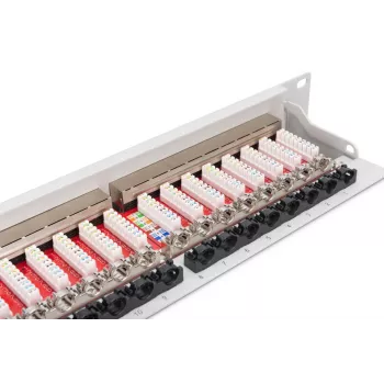 DIGITUS skydo plokštė, CAT6A ekranuota, 1U, 24 prievadai, 8P8C, juoda RAL 9005, 483