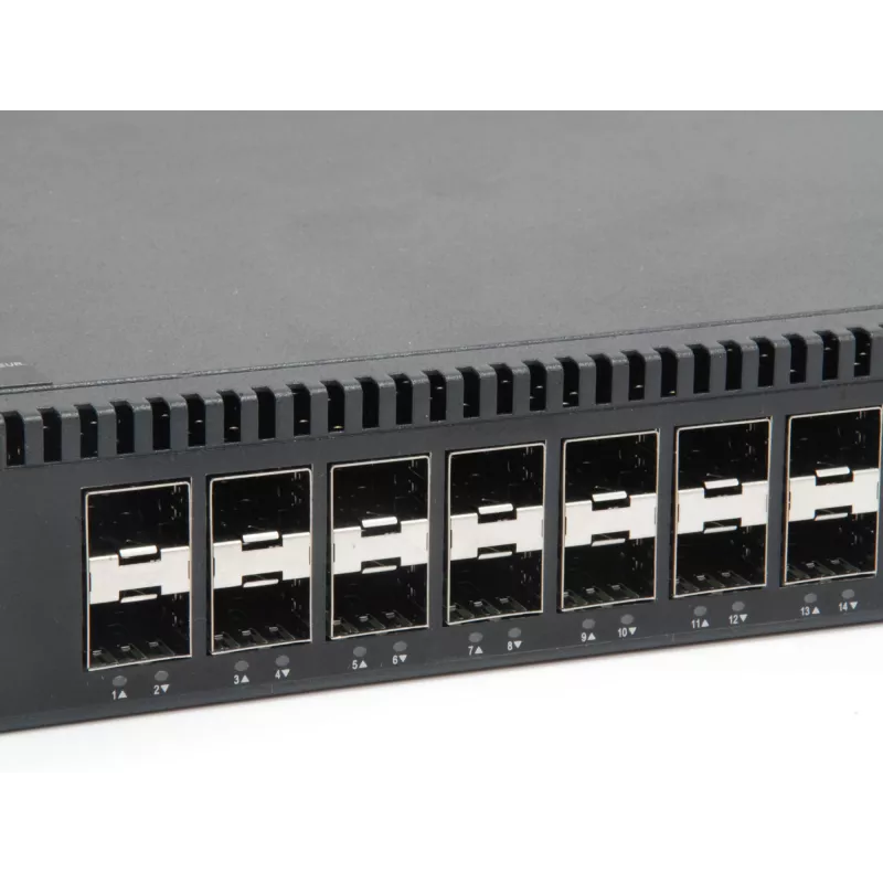 LevelOne KILBY 28 prievadų L3 Lite valdomas gigabitinis šviesolaidinis jungiklis, 4 x 10GbE SFP+, 4 x Gigabit SFP/RJ45 Combo