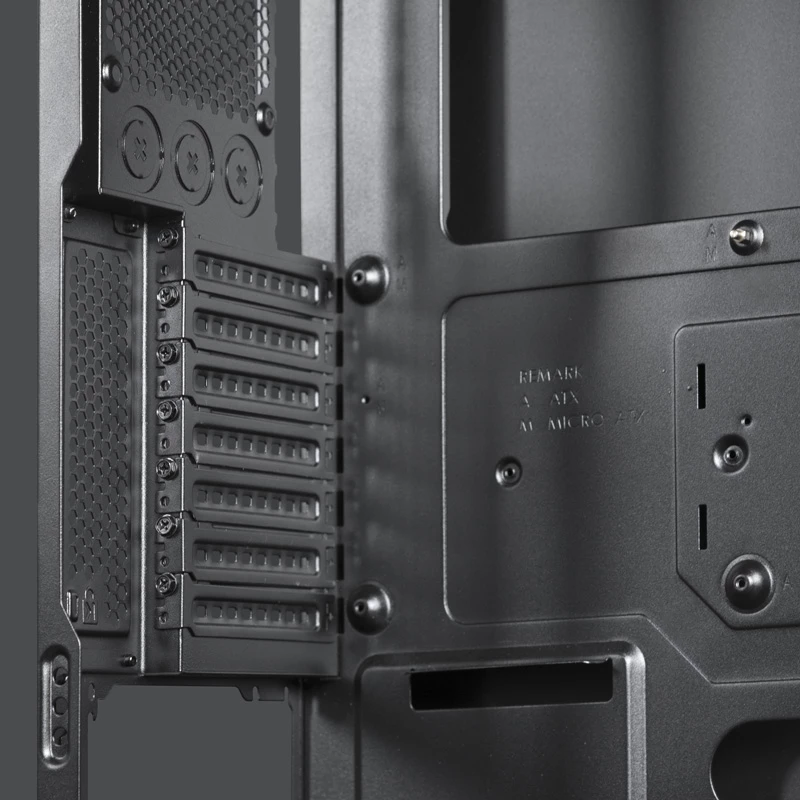 Korpusas CHIEFTEC CW-01B-OP Tower Juodas — SPCC, 7×3.5 colio, 7×2.5 colio, 3×5.25 colio lizdai, iki 410 mm GPU