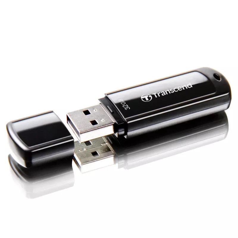 TRANSCEND JetFlash 700 - 32GB USB atmintukas - USB 3.0 - Juoda