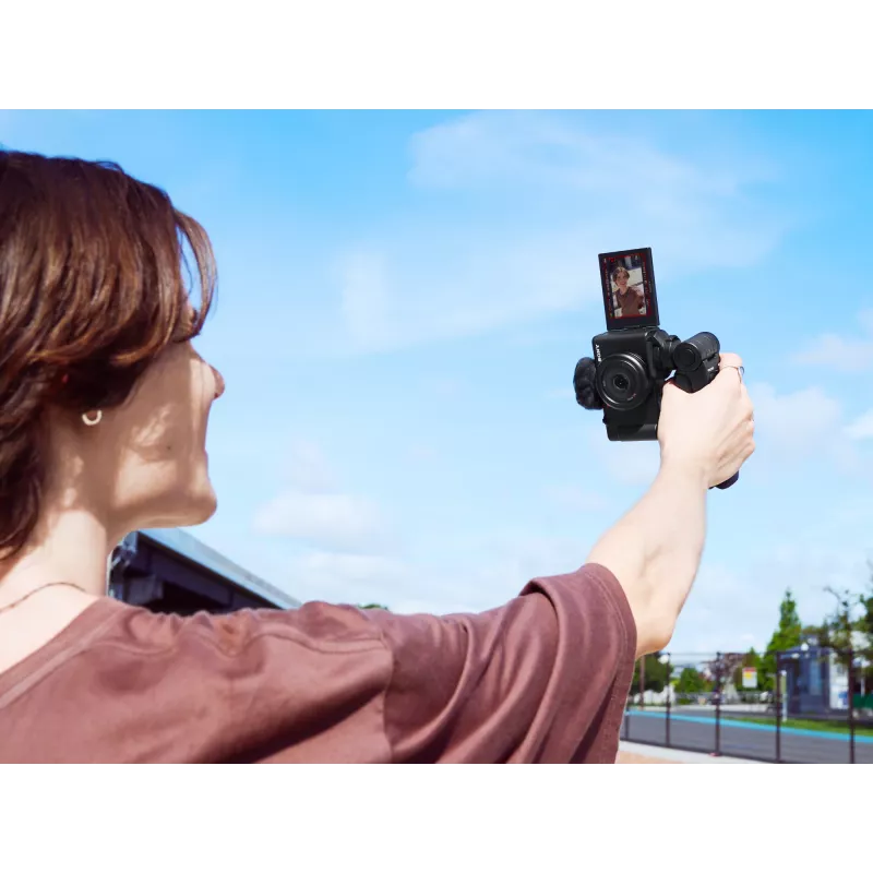 Sony ZV-1F kompaktiškas fotoaparatas su 1 colio Exmor RS CMOS jutikliu, 20,1 MP, 5472 x 3648 pikseliai, juodas