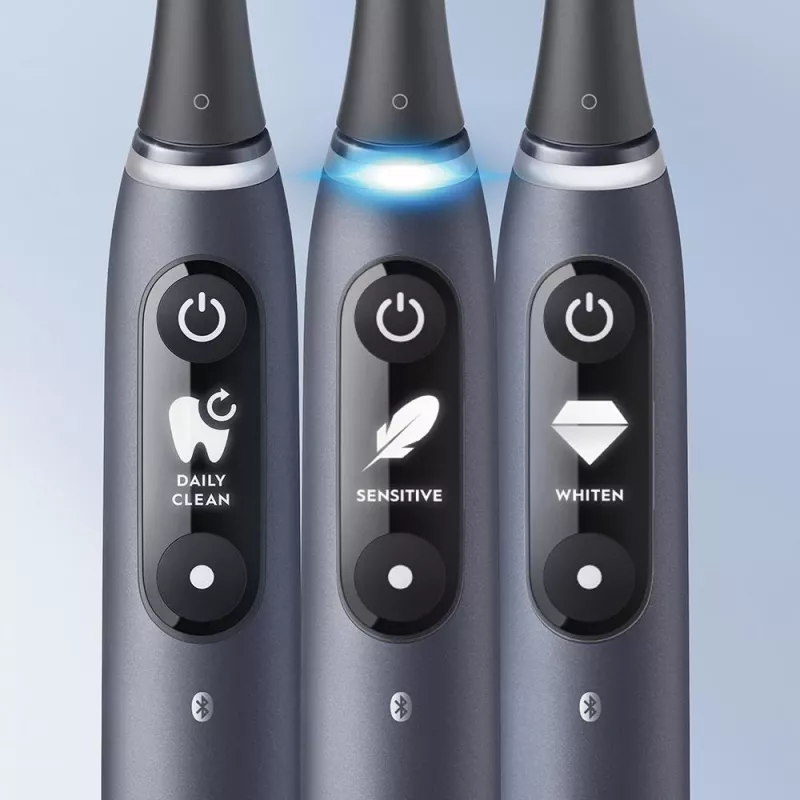 Oral-B iO elektrinis dantų šepetėlis suaugusiems Sukamasis šepetėlis Juodas