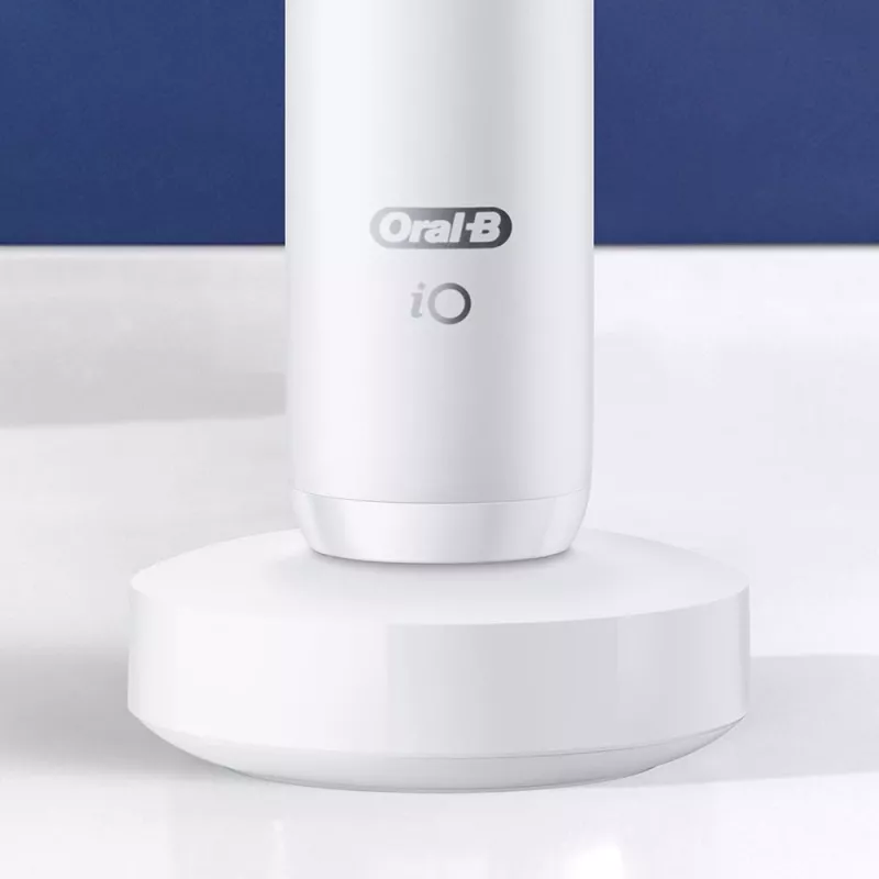 Oral-B iO elektrinis dantų šepetėlis Suaugusiems Sukamasis šepetėlis Baltas