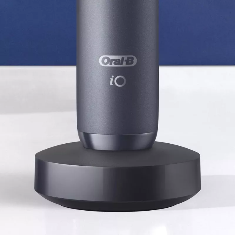 Oral-B iO elektrinis dantų šepetėlis suaugusiems Sukamasis šepetėlis Juoda