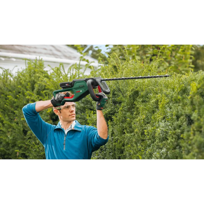 Bosch Universal HedgeCut 18V-50 vieno peilio krūmapjovė 2,6 kg