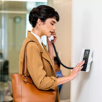 IP telefonas Poly Edge E100 su PoE, IPS ekranu 320x240, 4:3