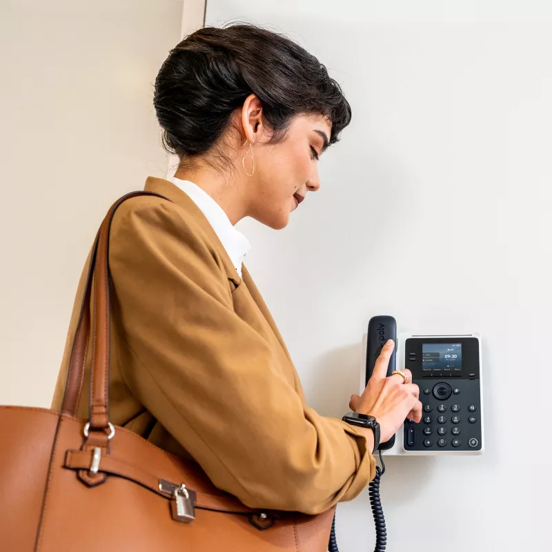 IP telefonas Poly Edge E100 su PoE, IPS ekranu 320x240, 4:3
