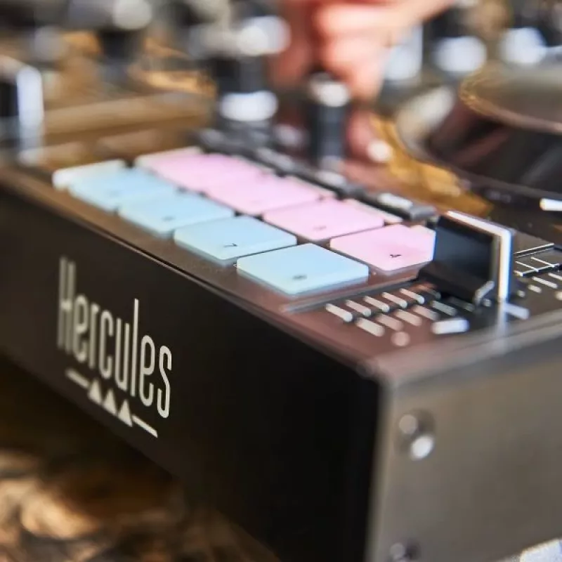Hercules Inpulse 500 skaitmeninė vinilinė sistema (DVS) su braižymo funkcija, juoda