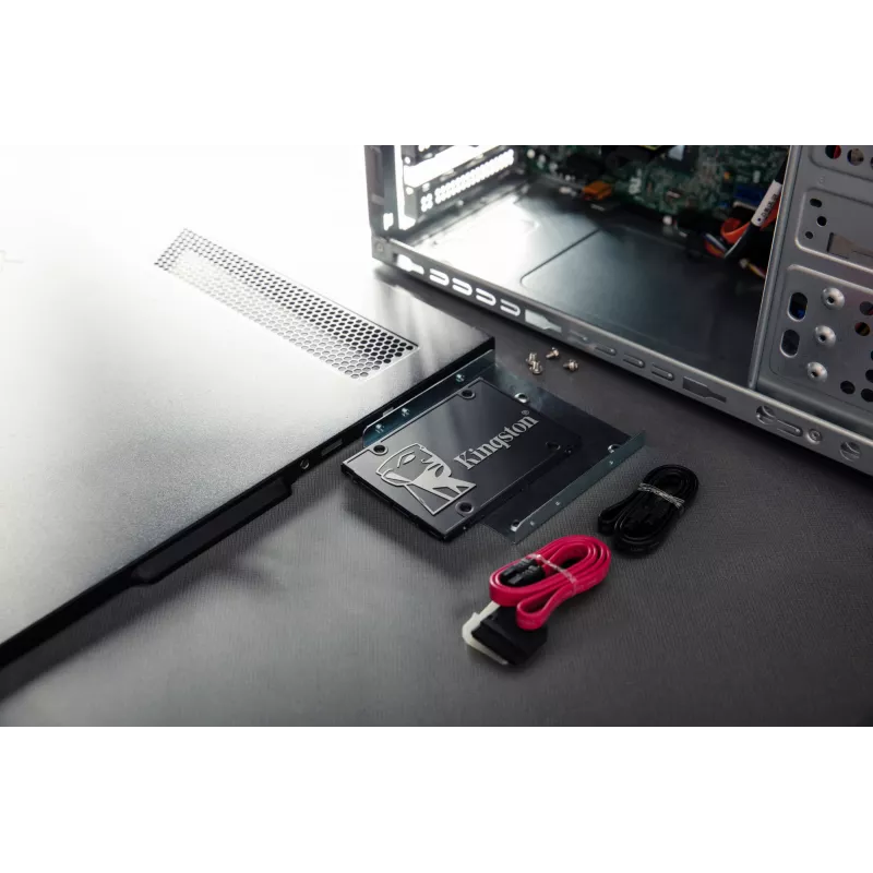 SSD diskas Kingston Technology 2048 GB 2,5 colio SATA3 KC600