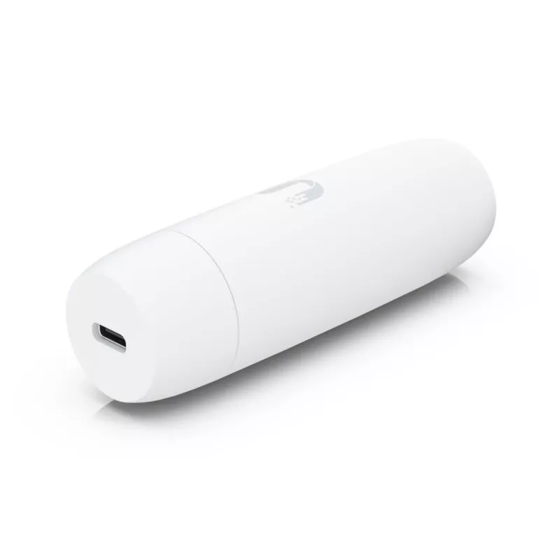 PoE adapteris UBIQUITI UACC-ADAPTER-POE-USBC — 48V įvestis, 5V 0,25A išvestis, kompaktiškas 30,4×30,4×95 mm, baltas