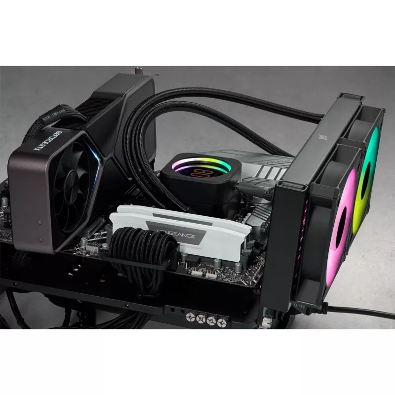 CORSAIR VENGEANCE 32GB (2x16GB) DDR5 5200MHz CL40 atminties rinkinys - balta
