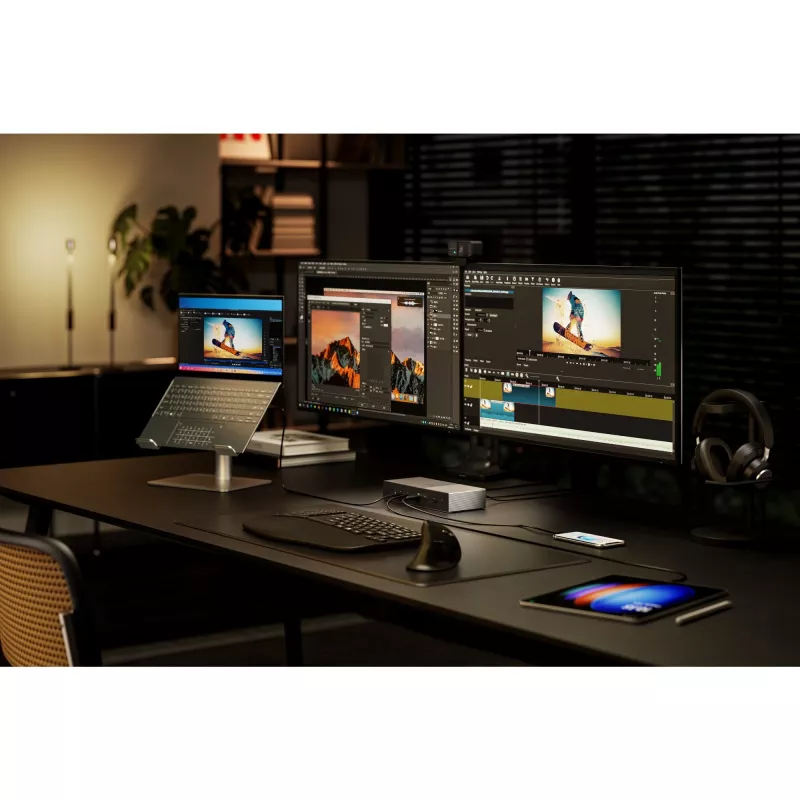 Kensington SD5000T5 EQ Thunderbolt 5 Triple 4K dokų stotelė su 140W PD - Windows/macOS