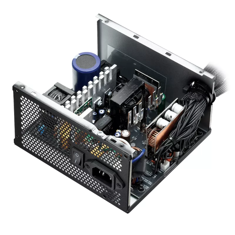 XPG KYBER 750W maitinimo blokas, 750 W, 100-240 V, 47-63 Hz, 10 A, apsauga nuo viršsrovių, viršįtampių, perkaitimo, trumpojo jungimo, 20+4 pin ATX