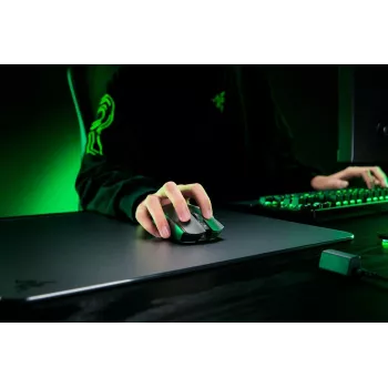 Razer Viper V3 Pro pelė, dešinei rankai, belaidė RF + USB Type-C, optinė, 35000 DPI