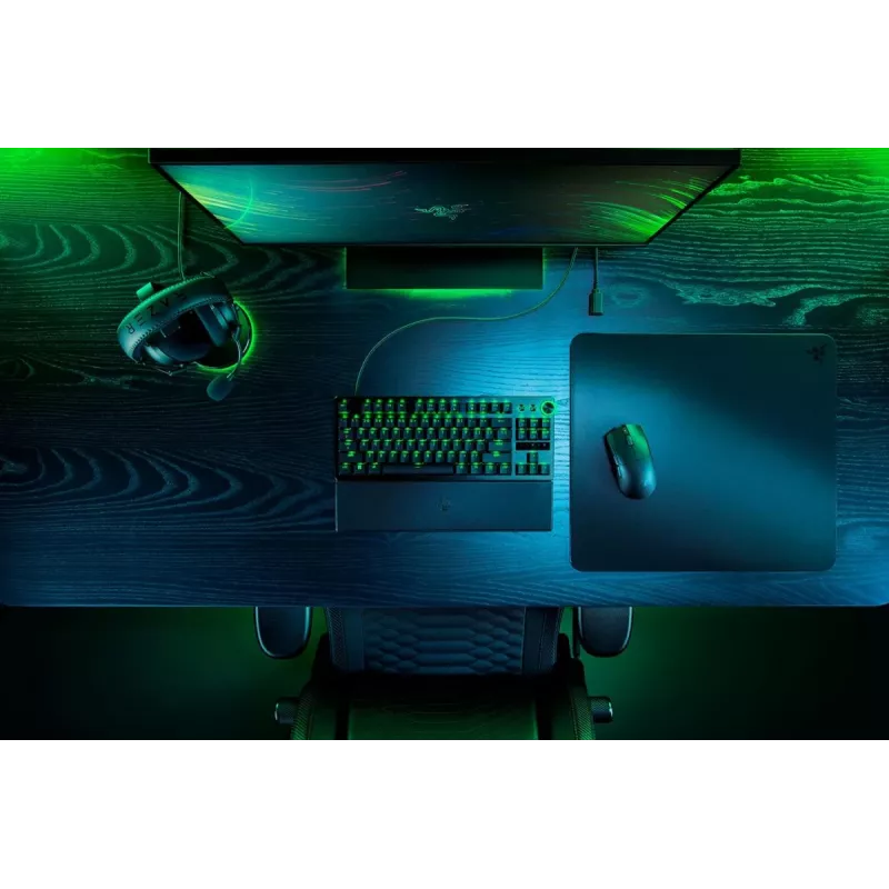 Razer Viper V3 Pro pelė, dešinei rankai, belaidė RF + USB Type-C, optinė, 35000 DPI