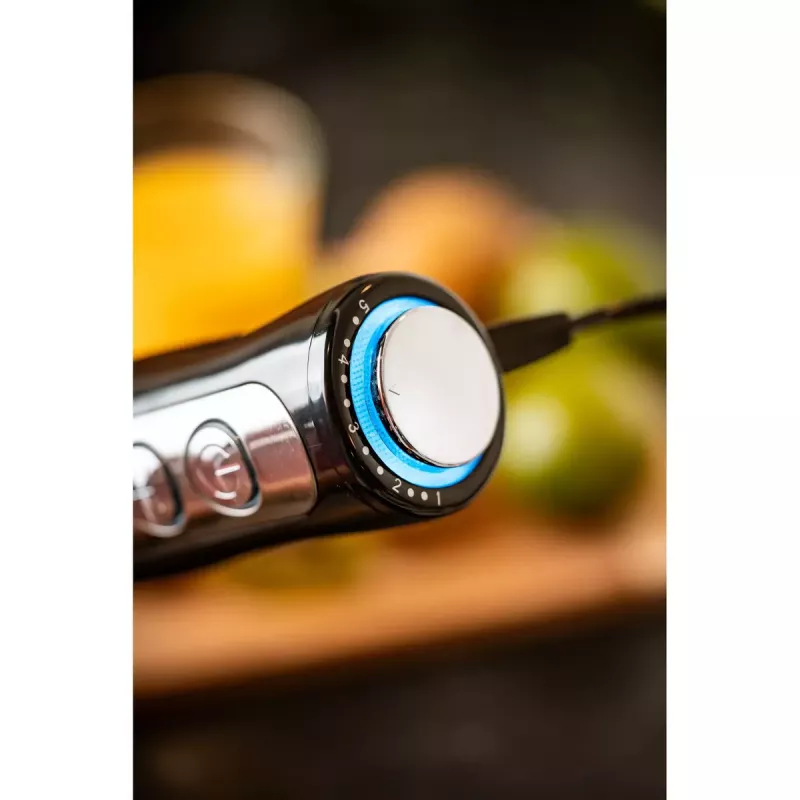 Panardintuvas Adler AD 4625B – rankinis blenderis, 1500 W maks., 850 W nominali, 5 greičiai, mechaninis valdymas, turbo, nerūdijančio plieno peilis, juodas
