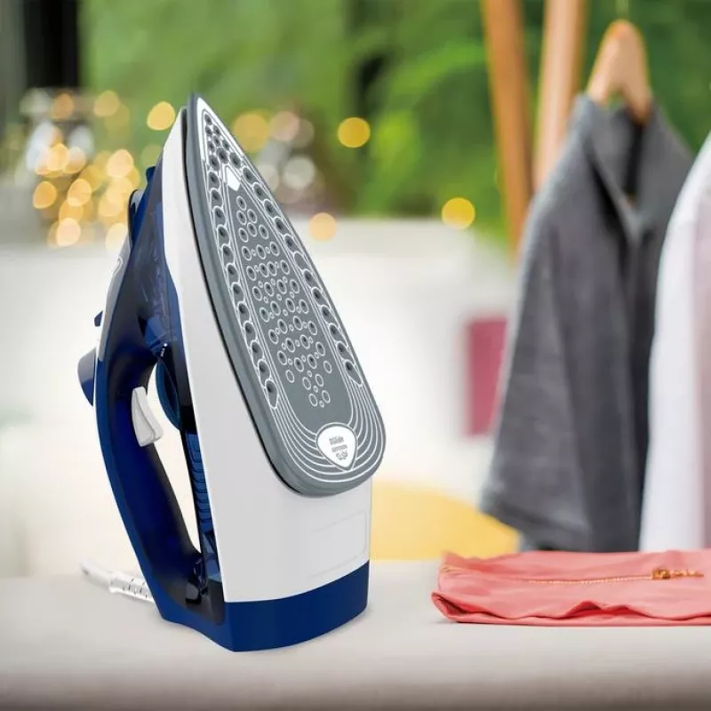 Tefal FV2838 Sausas ir garinis lygintuvas su Cerilium padu, 2400 W, mėlyna, balta