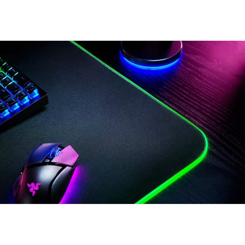 RAZER Goliathus Chroma 3XL – minkštas žaidimų kilimėlis pelėms su Chroma RGB foniniu apšvietimu, juodas