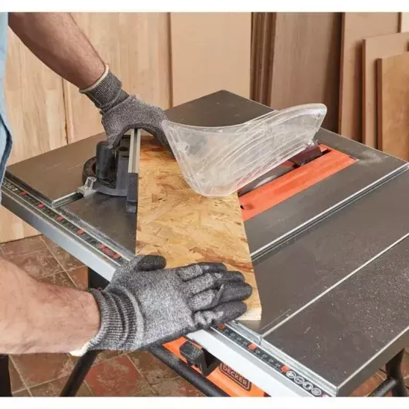 Staldis pjūklas Black & Decker BES720-QS — 1800 W, 25,4 cm diskas, 8,5 cm pjovimo gylis, laisvai pastatomas, stalo prailginimas