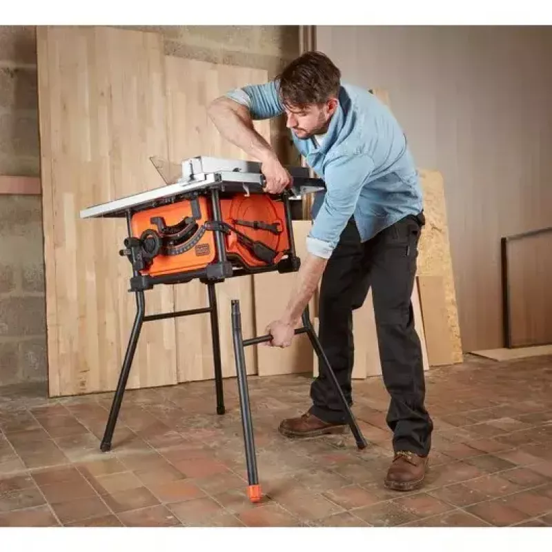 Staldis pjūklas Black & Decker BES720-QS — 1800 W, 25,4 cm diskas, 8,5 cm pjovimo gylis, laisvai pastatomas, stalo prailginimas