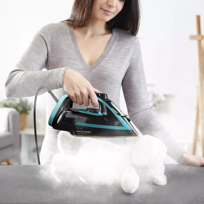 Tefal Puregliss FV8066 sausas ir garinis lygintuvas su Durilium AirGlide Autoclean padu, 3000 W, juodas, mėlynas
