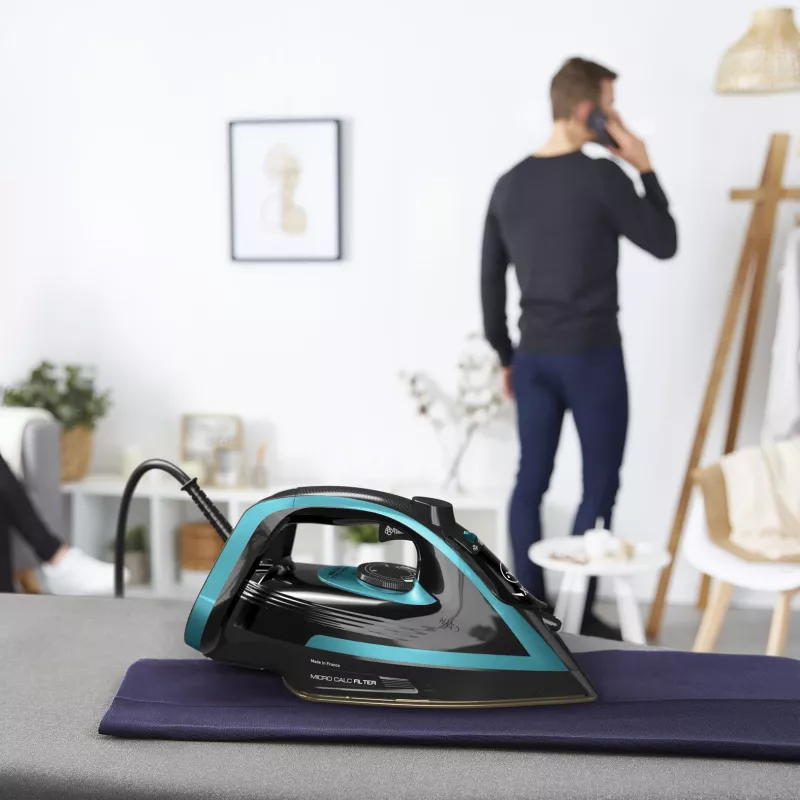 Tefal Puregliss FV8066 sausas ir garinis lygintuvas su Durilium AirGlide Autoclean padu, 3000 W, juodas, mėlynas