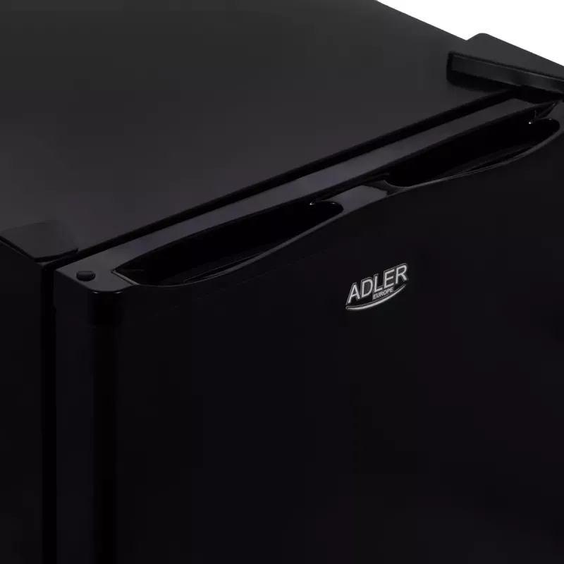 Termoelektrinis aušintuvas Adler AD 8089 28 L – nešiojamas, juodas, 65 W, 35 dB, LED lemputė