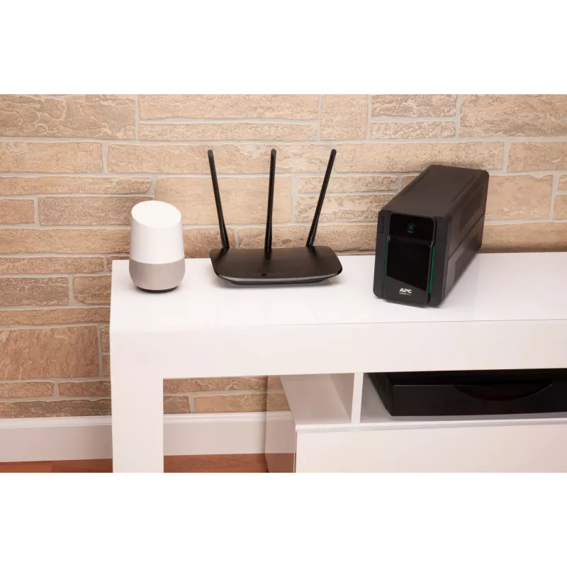 APC Easy UPS nepertraukiamo maitinimo šaltinis (UPS) Linijinis-interaktyvus 0,9 kVA 480 W 4 AC išėjimai