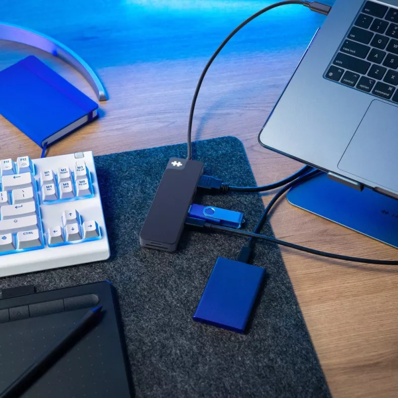 TARGUS HyperDrive Flex 8 prievadų USB-C centras (juodas)