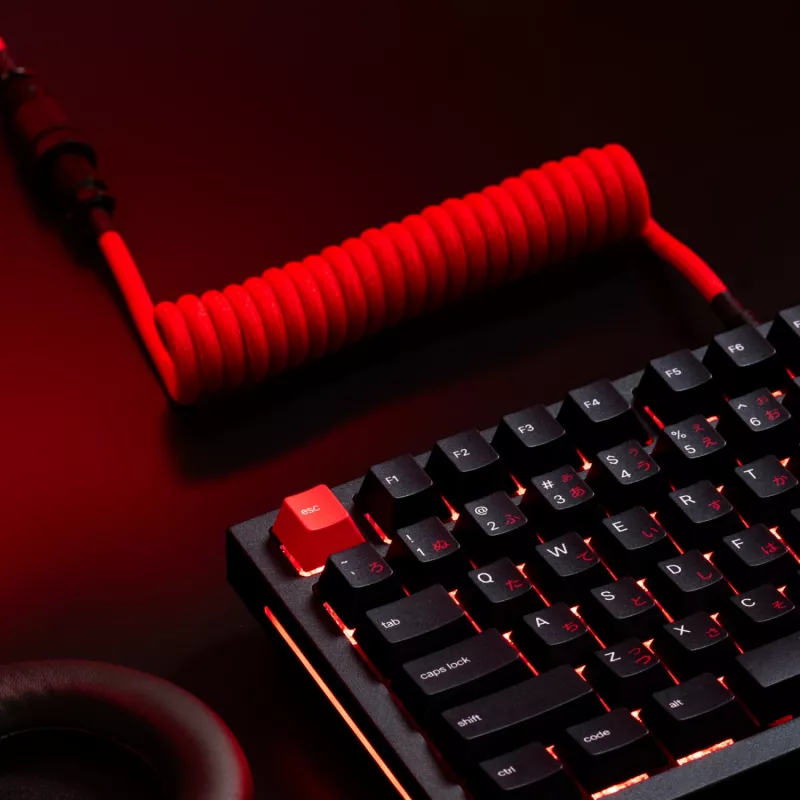 Suvyniotas USB laidas GLORIOUS GMMK Crimson Red – nuimamas klaviatūros laidas