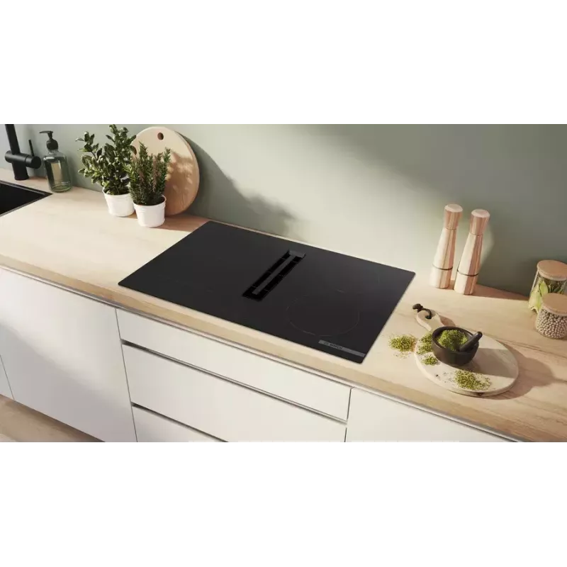 Indukcinė kaitlentė su integruotu gartraukiu Bosch Serie 4 PVS811B16E, 80 cm, 4 zonos, liečiamas valdymas, be rėmelio, juoda