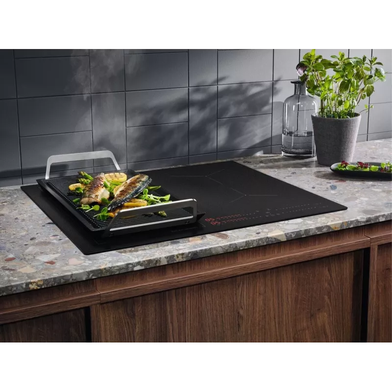 Elektrinė kaitlentė Electrolux Serie 700 EIS62453IZ juoda, įmontuojama, 60 cm, 4 zonų indukcinė