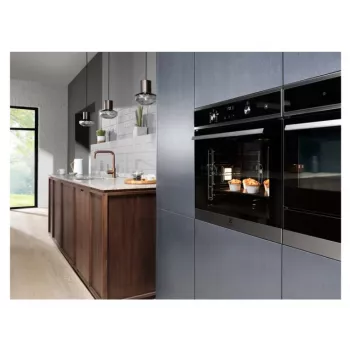 Įmontuojama elektrinė orkaitė Electrolux EOD4P57H – 72 L, pirolizė, garai, konvekcija, grilis 2300 W, juoda