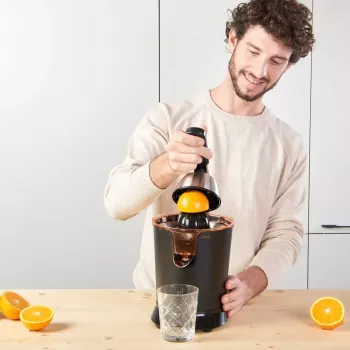 Išcentrinė sulčiaspaudė Taurus Easy Press 600 – 600 W, 0,65 L talpa, nerūdijančio plieno korpusas, lašėjimo stabdymas