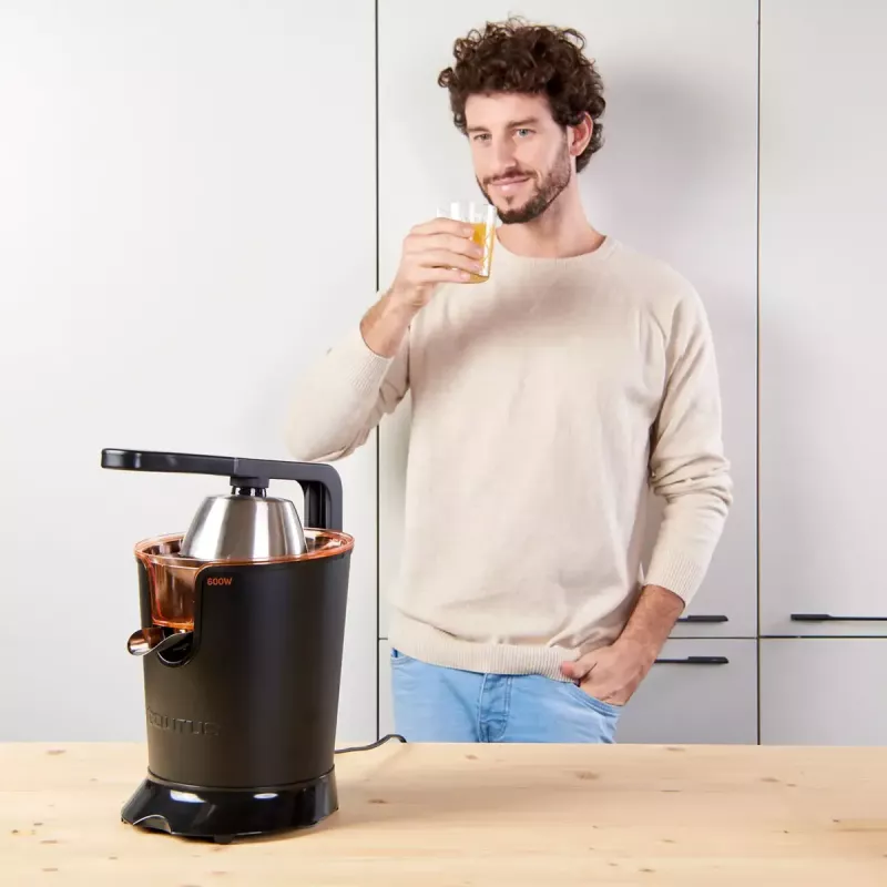Išcentrinė sulčiaspaudė Taurus Easy Press 600 – 600 W, 0,65 L talpa, nerūdijančio plieno korpusas, lašėjimo stabdymas
